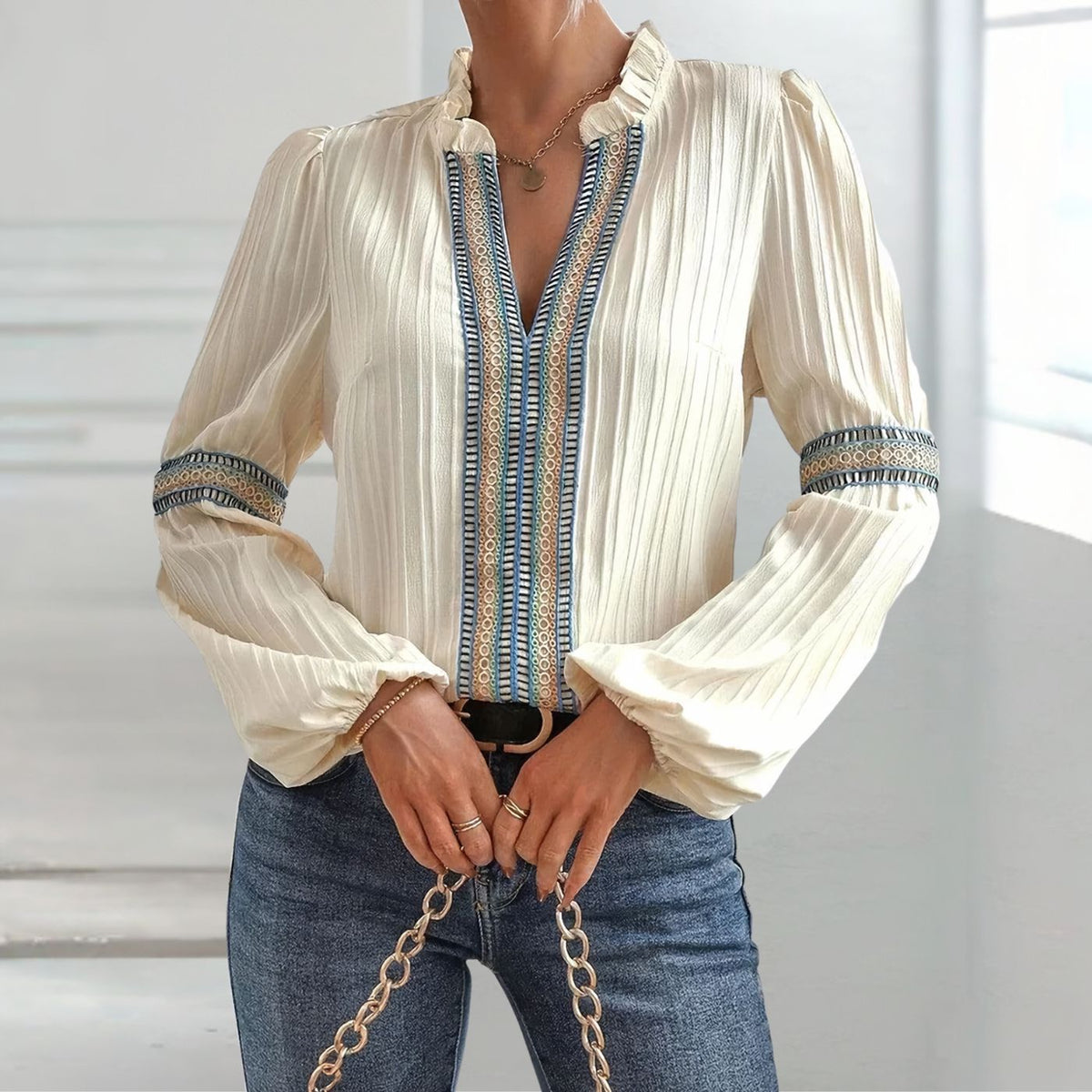 Emilia™ - Elegant och Luftig Blus
